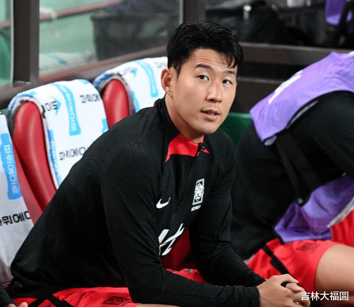 韩国队迎战突尼斯队，前北京国安队球员出任队长。北京国安，后悔吗？(3)