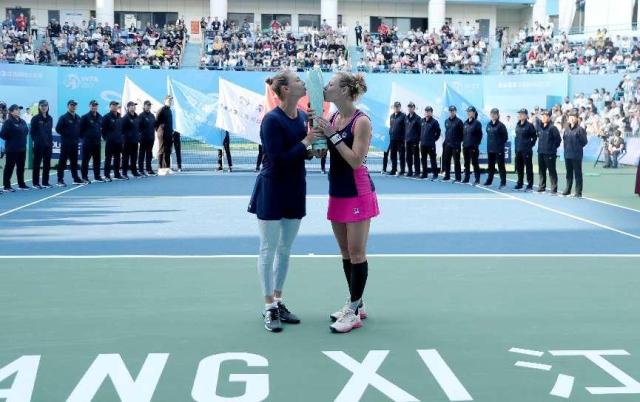 WTA江西网球公开赛收官 西尼亚科娃问鼎女单冠军(2)