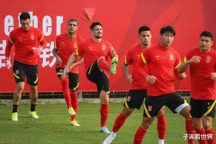 凌晨5点！国内媒体做出争议决定：中国足球成赢家，球迷骂声一片