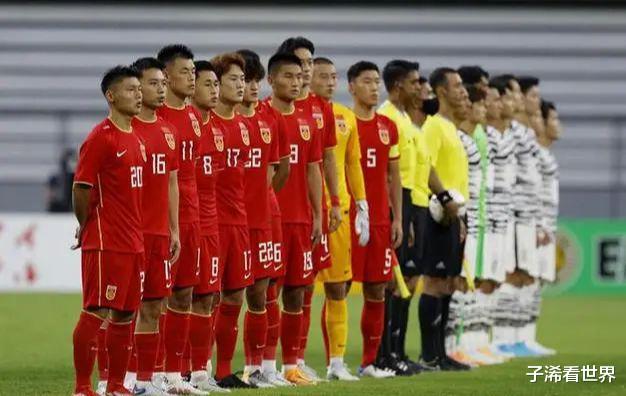 上午8点！天津媒体点评国足引爆争议：世预赛迎来巨变，球迷吐槽(4)