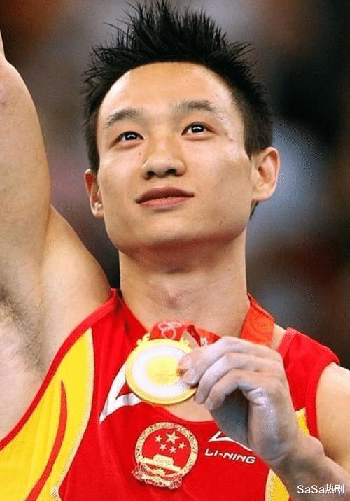 奥运冠军杨威，终身要佩戴呼吸机？才43岁啊，根本没想到会这样！(8)