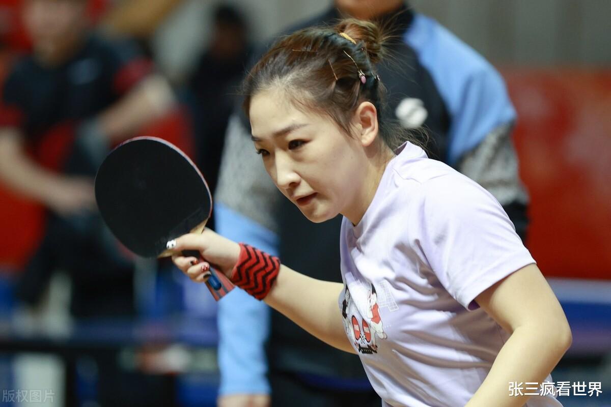 刘诗雯展现健美身姿，积极备战国内赛事，秉持乒乓球事业之心(3)
