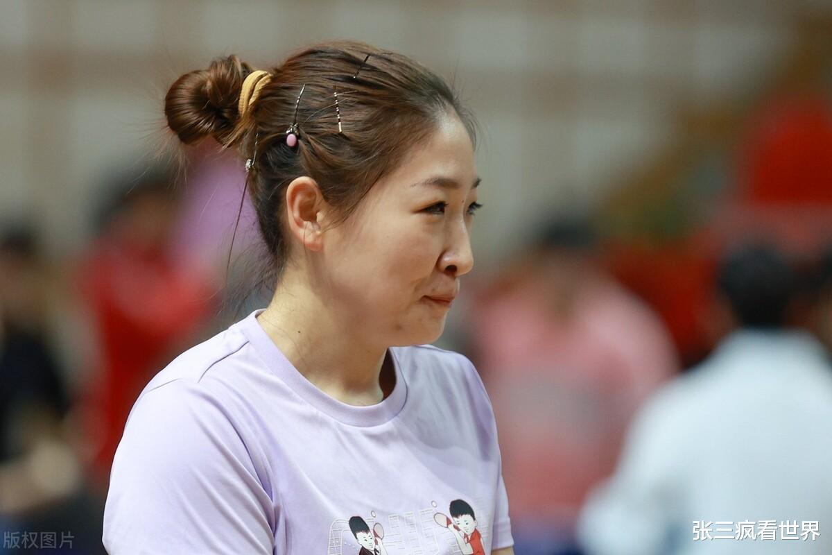 刘诗雯展现健美身姿，积极备战国内赛事，秉持乒乓球事业之心(4)