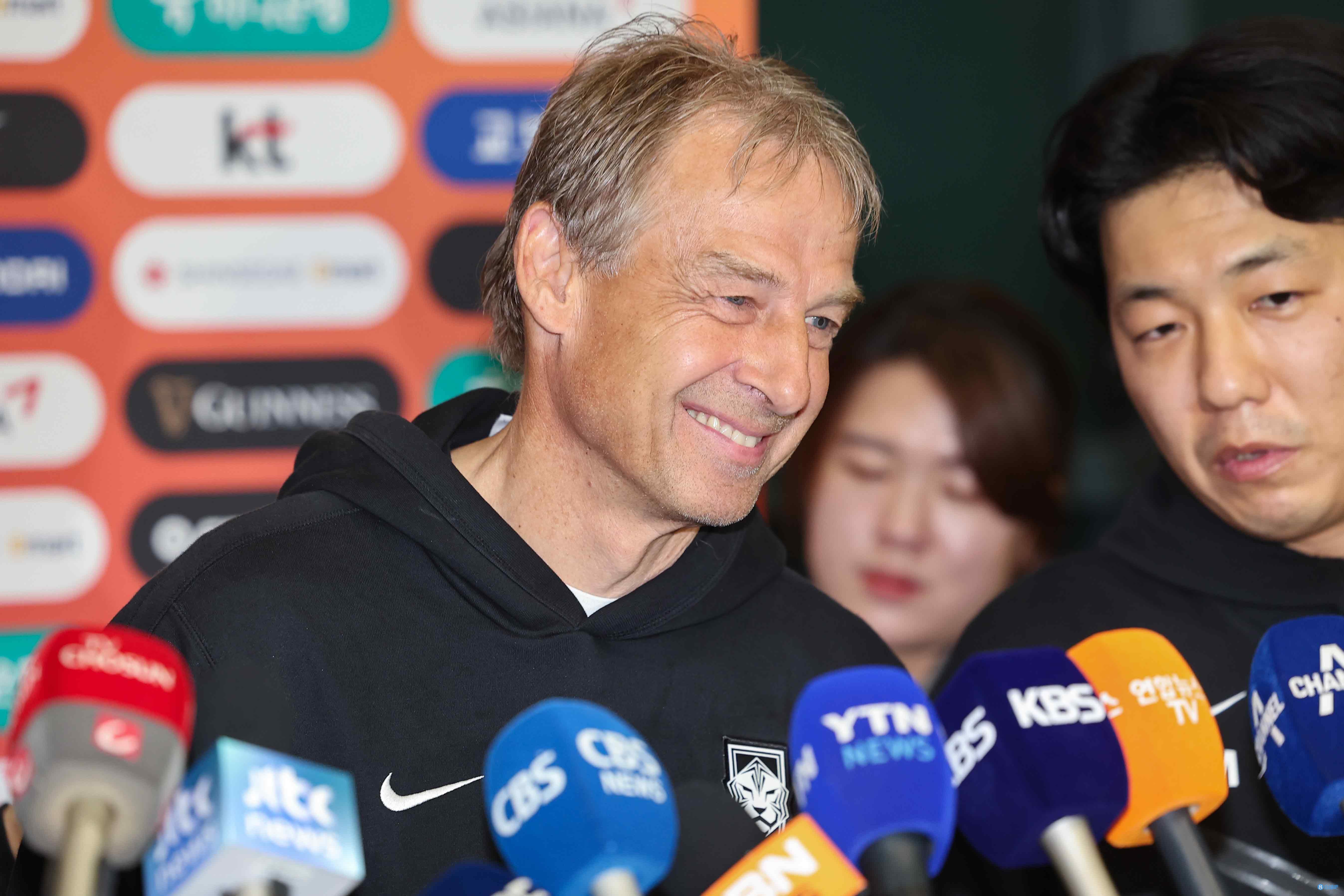韩媒：韩国足协最迟下周决定克林斯曼未来，若解雇需支付巨额费用