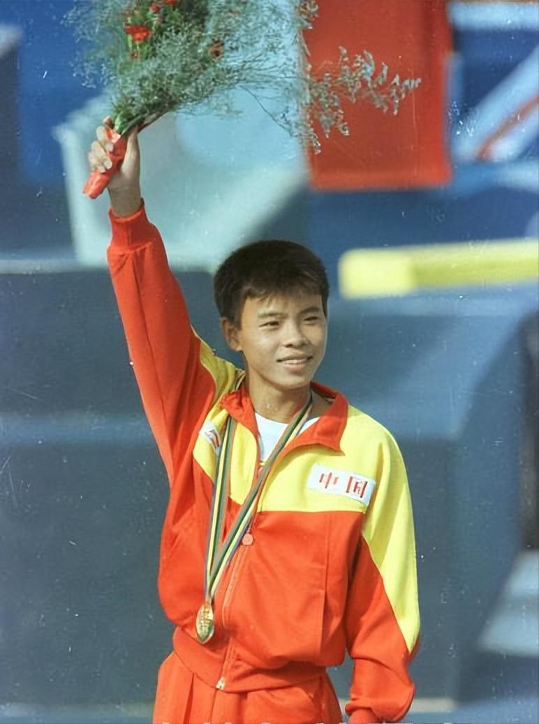 他16岁获奥运跳水冠军，被称为“黑马王子”，逼师妹与他领结婚证(5)