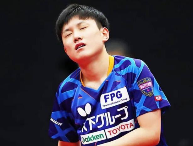 世乒赛爆冷：国乒男队出线，2大世界冠军惜败，张本智和3-0爆发(8)