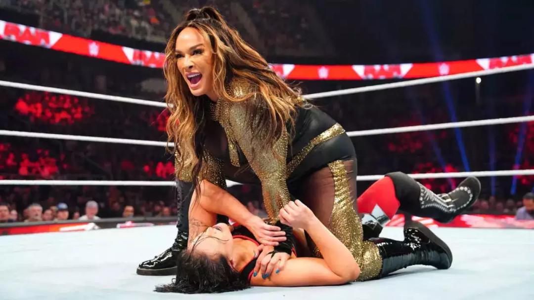 WWE冠军赛赔率曝光，客场作战败局已定，奈娅哭晕在厕所！(6)