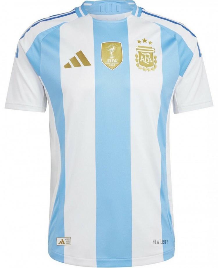 阿根廷美洲杯球衣谍照：经典蓝白配色，金色Logo+队徽三颗星(2)