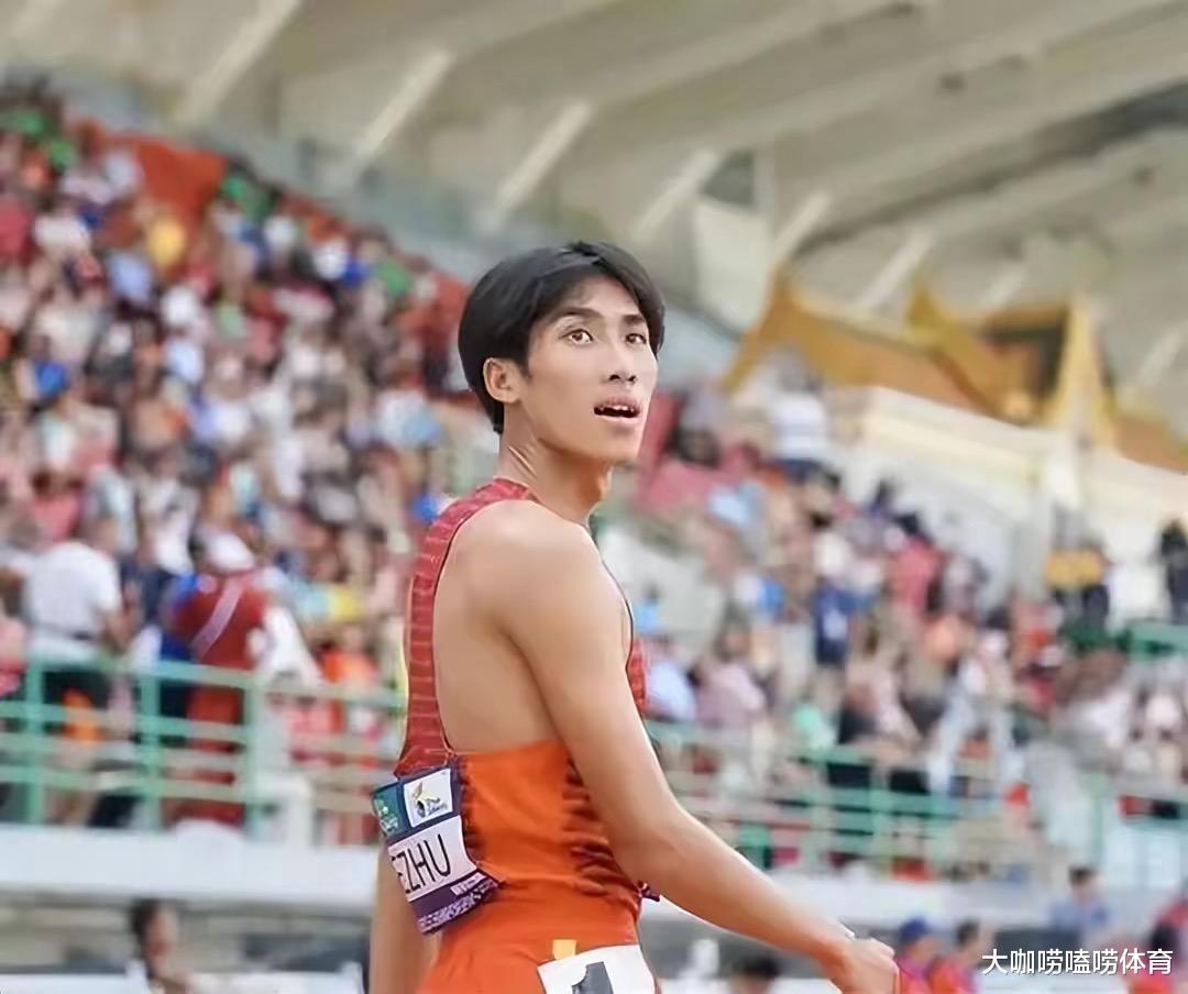 十大官媒盛赞！23岁小将破纪录，800米套圈对手，一人扛起中国队(2)