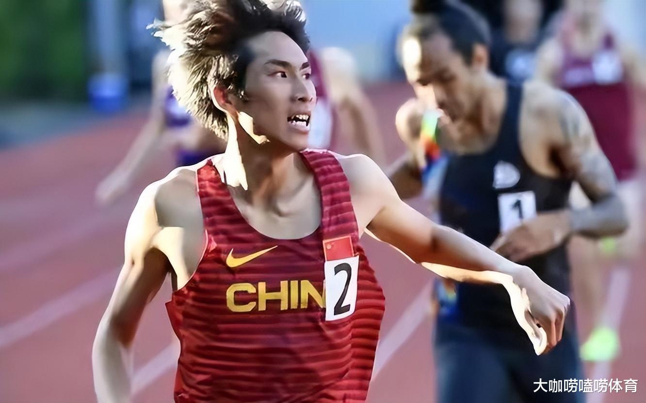 十大官媒盛赞！23岁小将破纪录，800米套圈对手，一人扛起中国队(4)