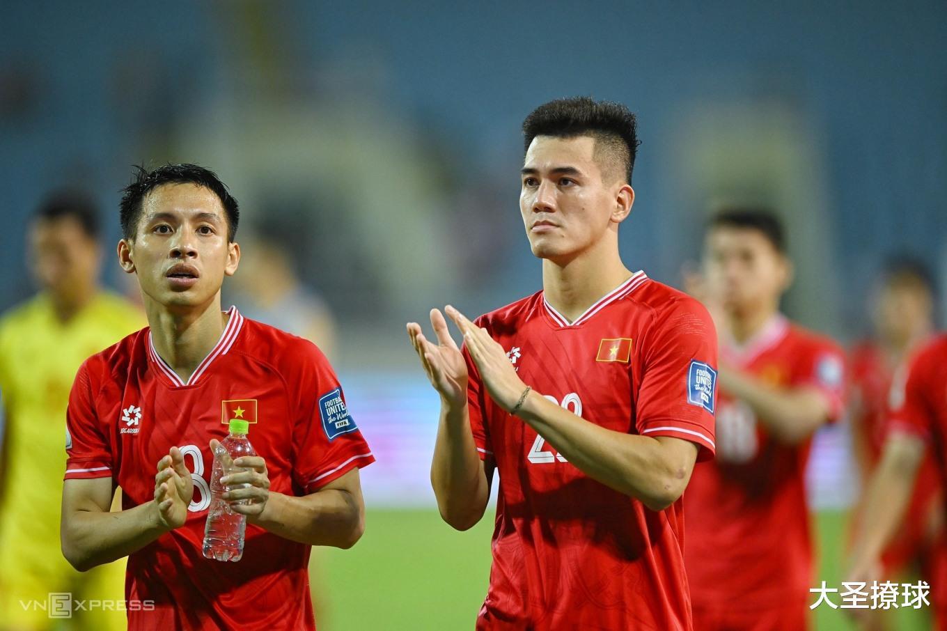 越南球迷给足协转账，“众筹”特鲁西埃的解约金(4)
