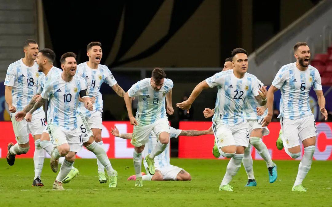 法葡迎弱旅，荷兰赢球出线，阿根廷恶战乌拉圭
