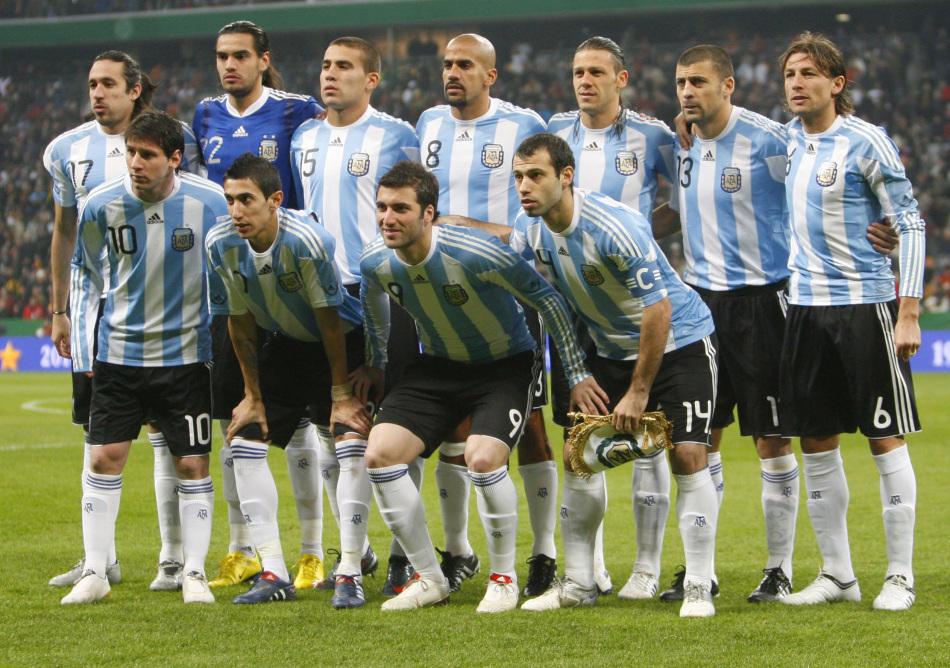 法葡迎弱旅，荷兰赢球出线，阿根廷恶战乌拉圭(2)