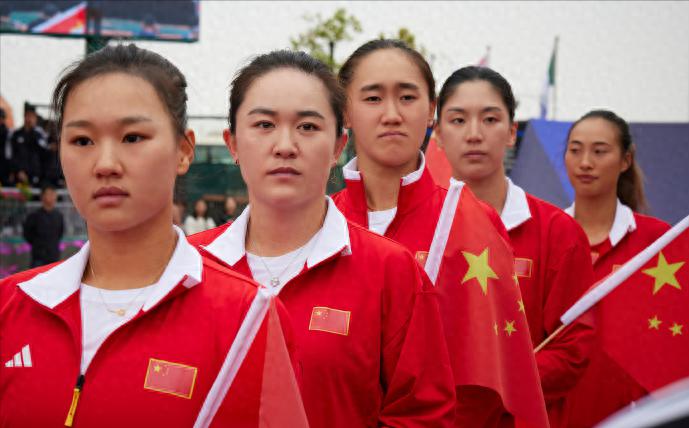 8比9到14比12！中国金花力救3赛点逆转美网冠军，助中国队3比0(1)