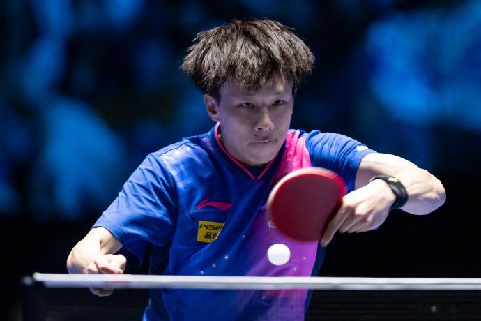 澳门国际乒联世界杯：林高远4比2战胜樊振东晋级四强