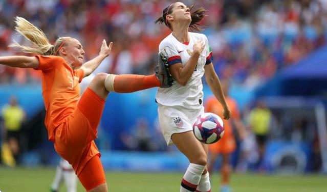 2-0！美国女足夺冠却意外揪出中国队出局头号罪人！球迷表示气愤(2)