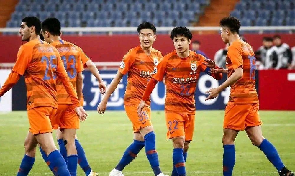 鲁能队长或缺席与上港关键战，蒿俊闵已成国足世预赛新核心(2)
