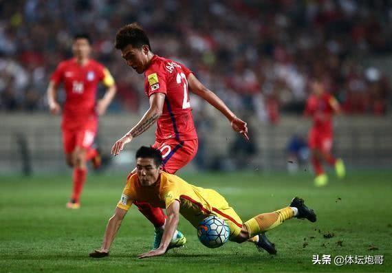 名记：蒿俊闵将长期担任国足队长，32岁的鲁能队魂因何打动里皮(3)