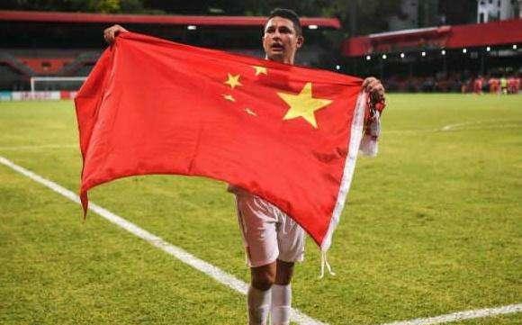 郑智、郜林、冯潇霆老将们遇上中国足球史上的首次“归化大军”。