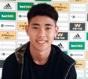 18岁华裔签约英超狼队，表示愿意为中国出征，他会是国足的希望吗(6)