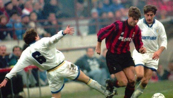 「资料」AC米兰1993-1994赛季意甲-下，力压尤文+桑普豪取3连冠！(5)