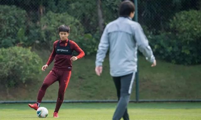 新一期中国男足国家队集训名单出炉！李铁选人备受非议！(8)