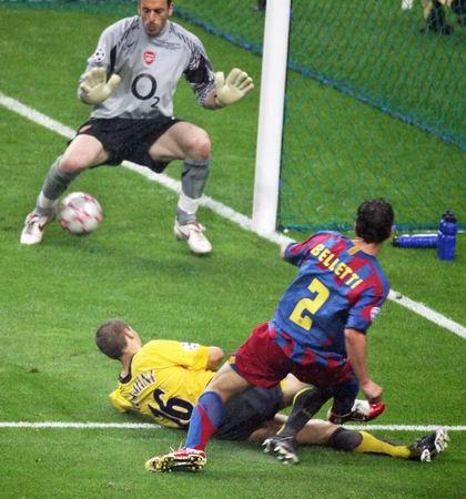 2005-2006欧冠对阵 2006赛季欧冠决赛巡礼——巴塞罗那VS阿森纳(6)