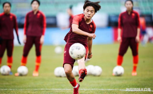 武磊和王霜是国内男足女足的优秀代表，谁的技术更好一些？(3)