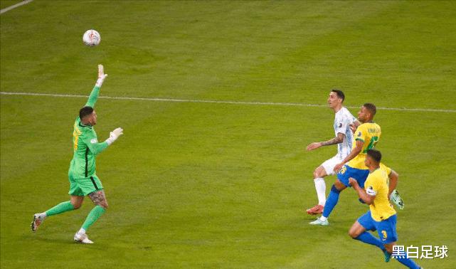 官方赞誉！欧足联罗列梅西生涯荣誉，6夺金球和金靴成历史最佳(2)