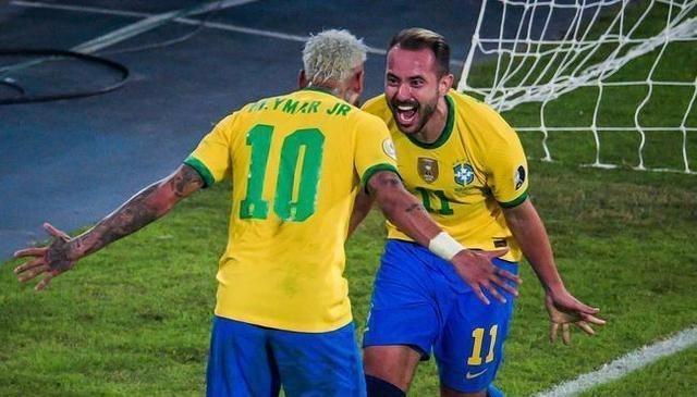 世界杯预选赛——内马尔火力嚣张，巴西连击秘鲁(4)