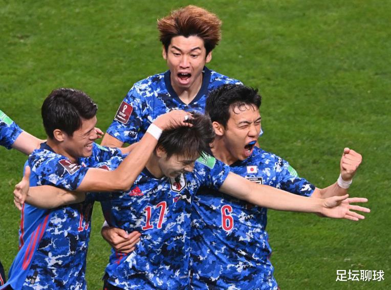 12强赛最新积分榜：国足3分排第5，阿曼超日本升第3，越南0分垫底(3)