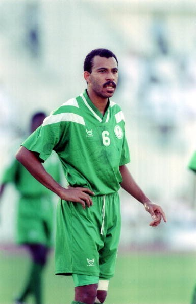 他是沙特足球功勋，22年前带仆人来中国踢球，土豪作风让球迷赞叹(4)