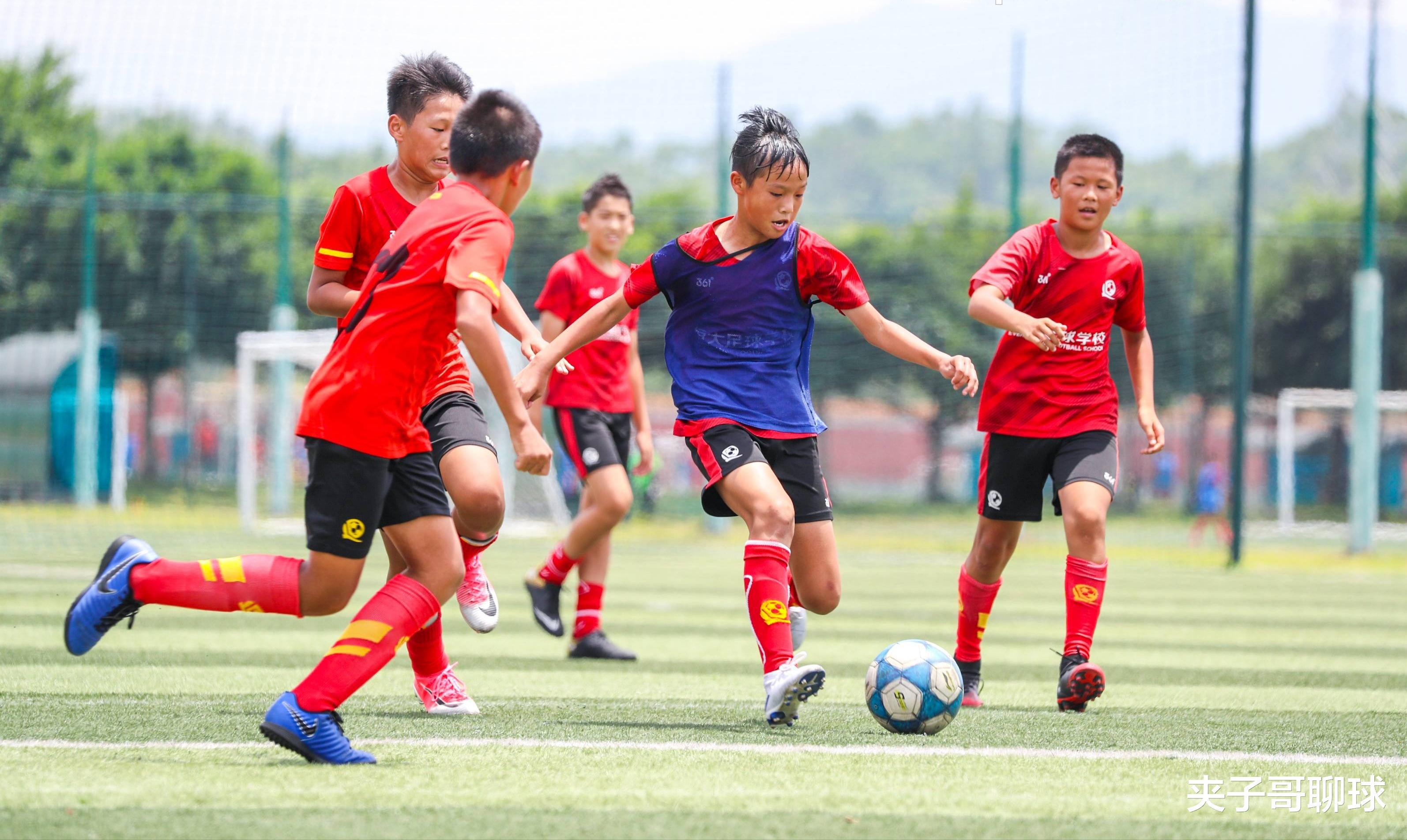 中国足球和国外足球理念发生严重冲突，到底孰对孰错?(3)