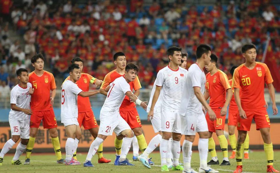 2022年世界杯要来了，可是中国的房地产足球该何去何从？