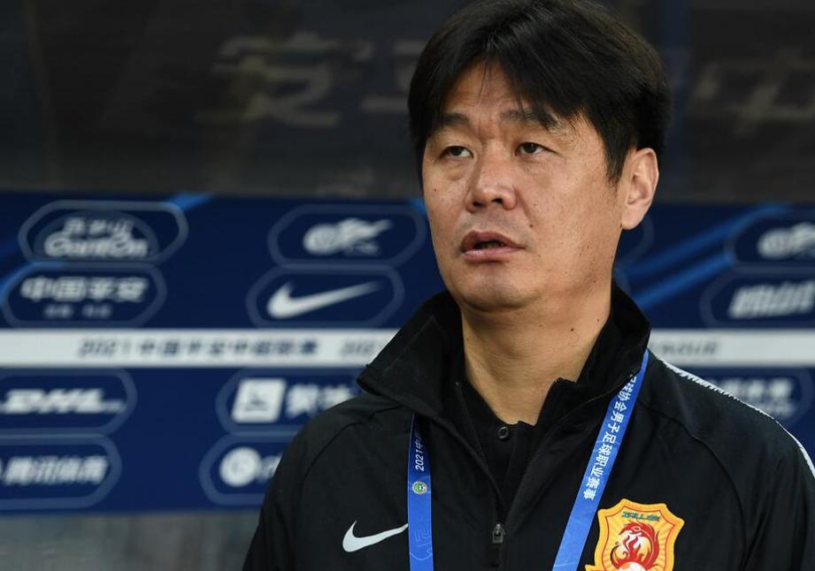 他担任中国国家队男足教练，会让中国足球冲出亚洲，走向世界吗？(4)