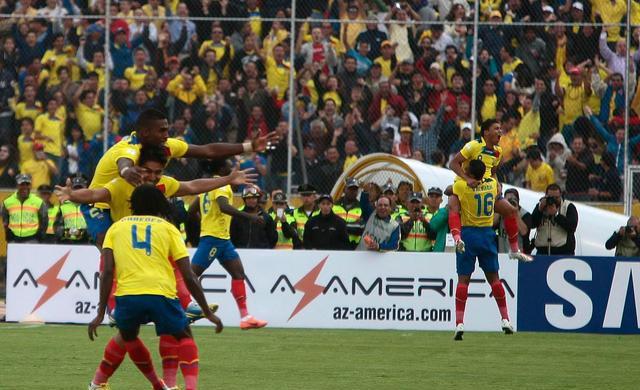 射手榜第二的内马尔继续缺席，厄瓜多尔主场龙优势十分出色！(2)