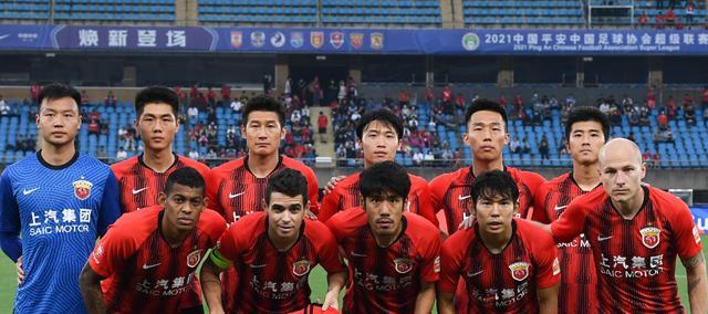 中国足球新联赛诞生：207队参赛，可签外援+商业冠名，中超尴尬(3)