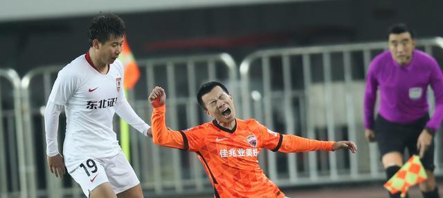 下午2点！广东媒体最新报道引爆争议，球迷吐槽：难怪中国足球不行(2)
