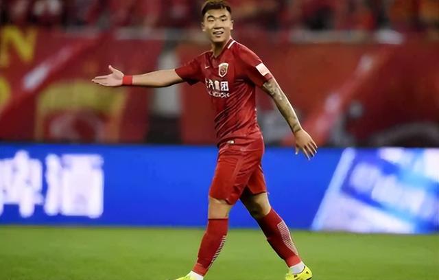 29岁国足罪臣证明自己！3年无缘国家队，被外援称赞中国最强球员(3)