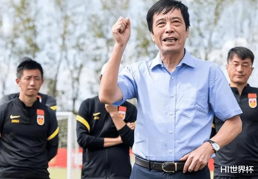 从山东泰山队怒怼郝伟事件，看中国足球如何发展起来？(3)