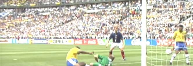 世界杯小历史，1998年世界杯揭幕战，乌龙君建功，巴西险胜苏格兰(22)