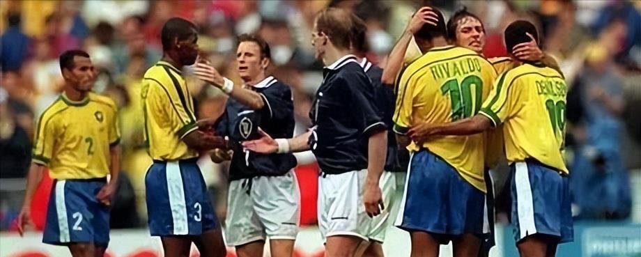 世界杯小历史，1998年世界杯揭幕战，乌龙君建功，巴西险胜苏格兰(29)