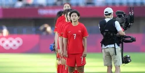 下午14点！王霜最新采访引发争议，球迷吐槽：中国足球没救了(5)
