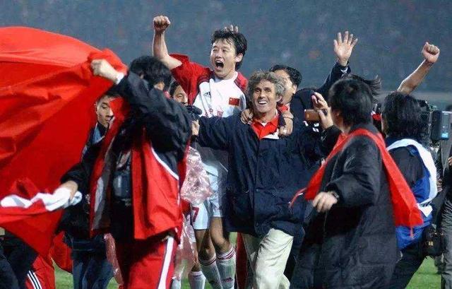 中国足坛有太多励志的故事了 比如郑智传奇 武磊事迹
