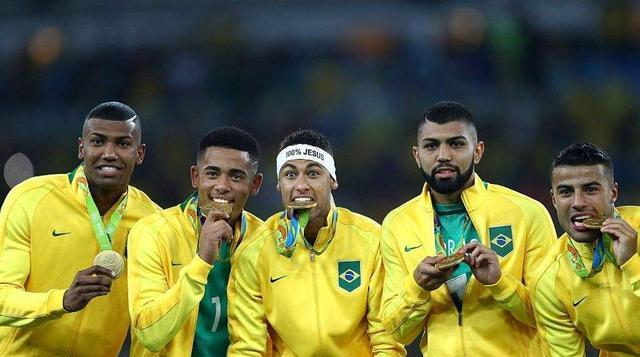 距离“球王”仅差3球！巴西队的内马尔，被低估了？(3)