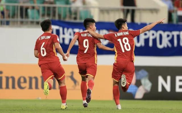 越南U23男足2-0战胜马来西亚 越南泰国在U23亚洲杯中均表现出色(1)
