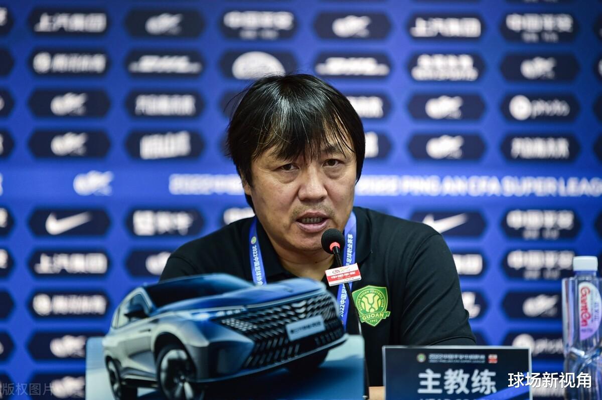 北京国安球员最新表态引爆争议，皇马巴萨很意外，球迷吐槽声一片(1)