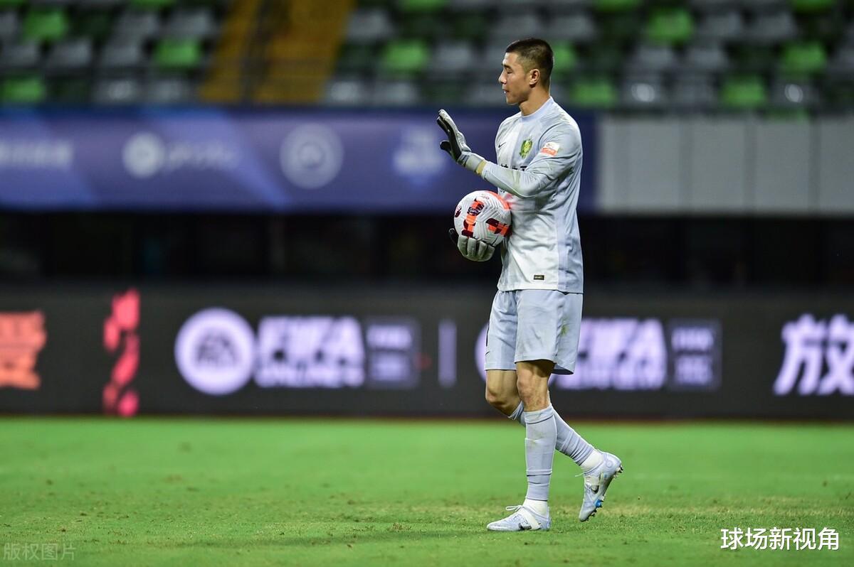 北京国安球员最新表态引爆争议，皇马巴萨很意外，球迷吐槽声一片(3)