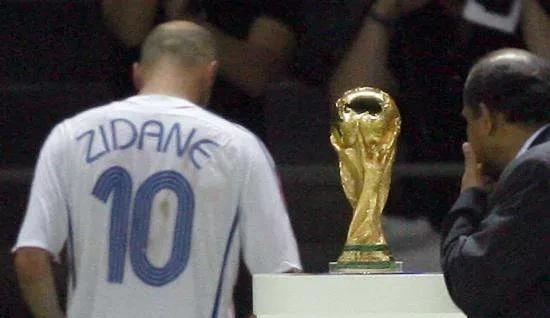 如果06年法国队世界杯夺冠，齐达内能封球王吗？(1)