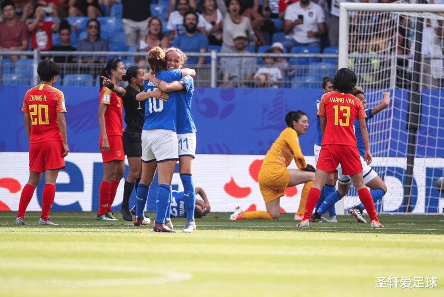 1-1！中国女足世界杯对手绝平比分，87分钟躲过1劫，小组排名垫底(10)